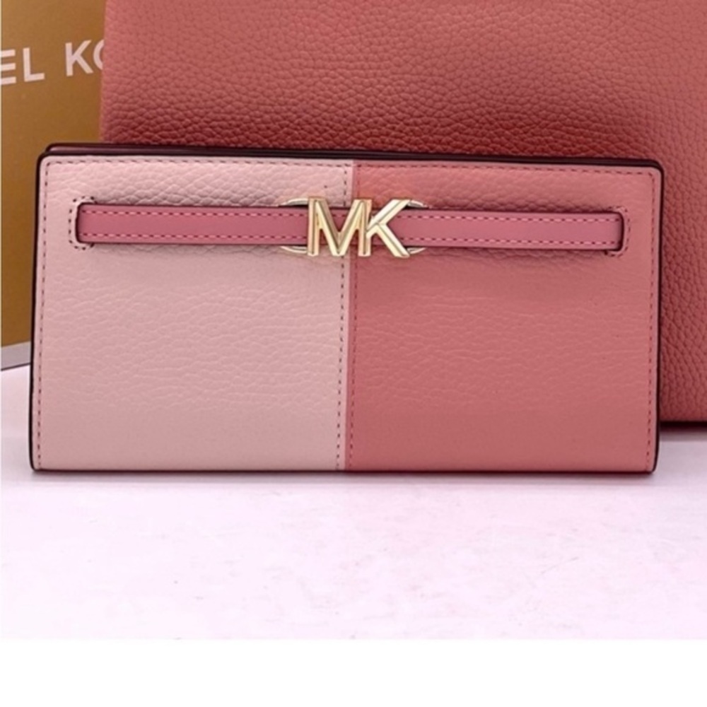 MICHAEL KORS Reed Large Pebbled
Leather Snap Wallet
